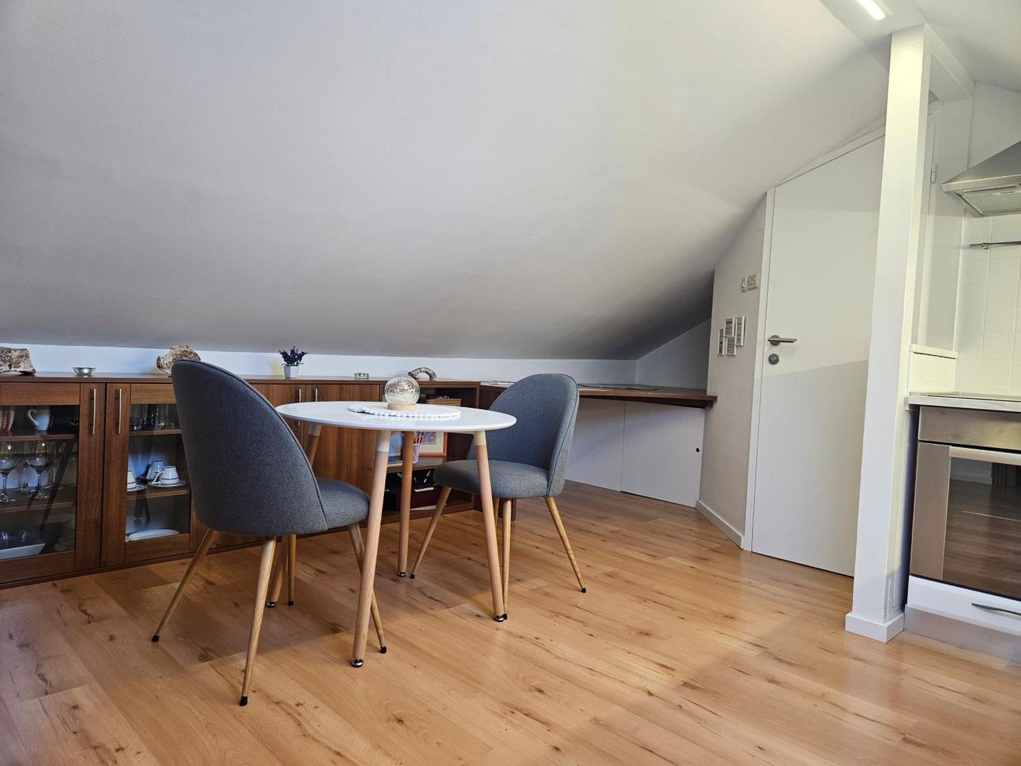 Lovely Attic Apartman-Melani Zára Kültér fotó