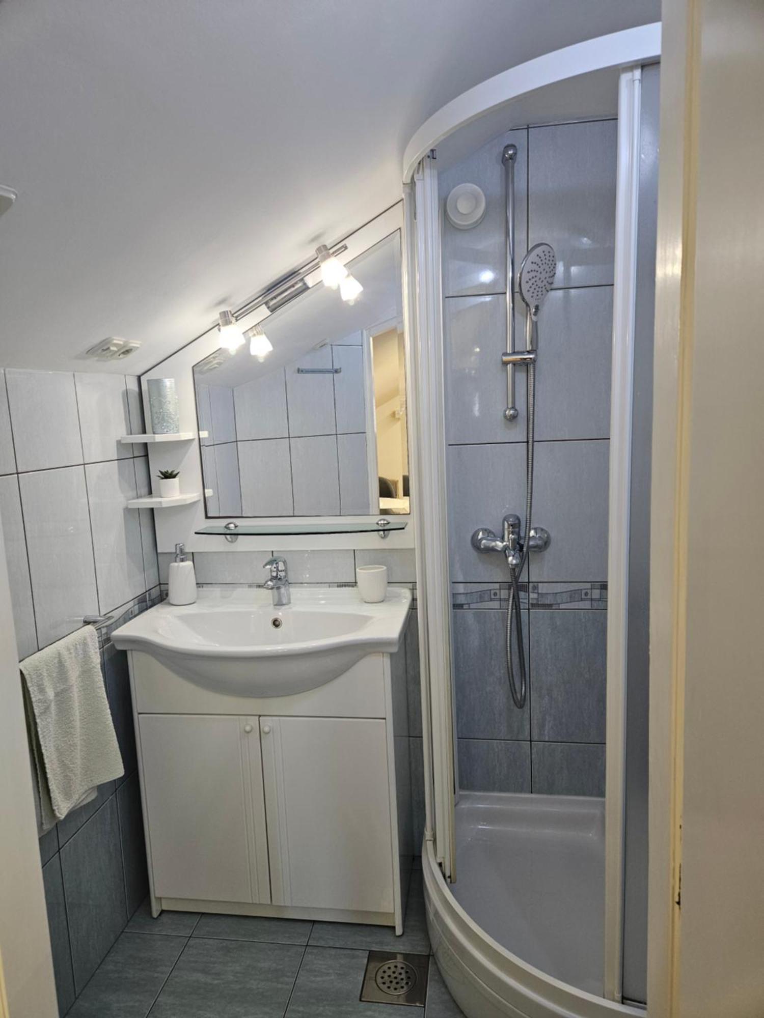 Lovely Attic Apartman-Melani Zára Kültér fotó