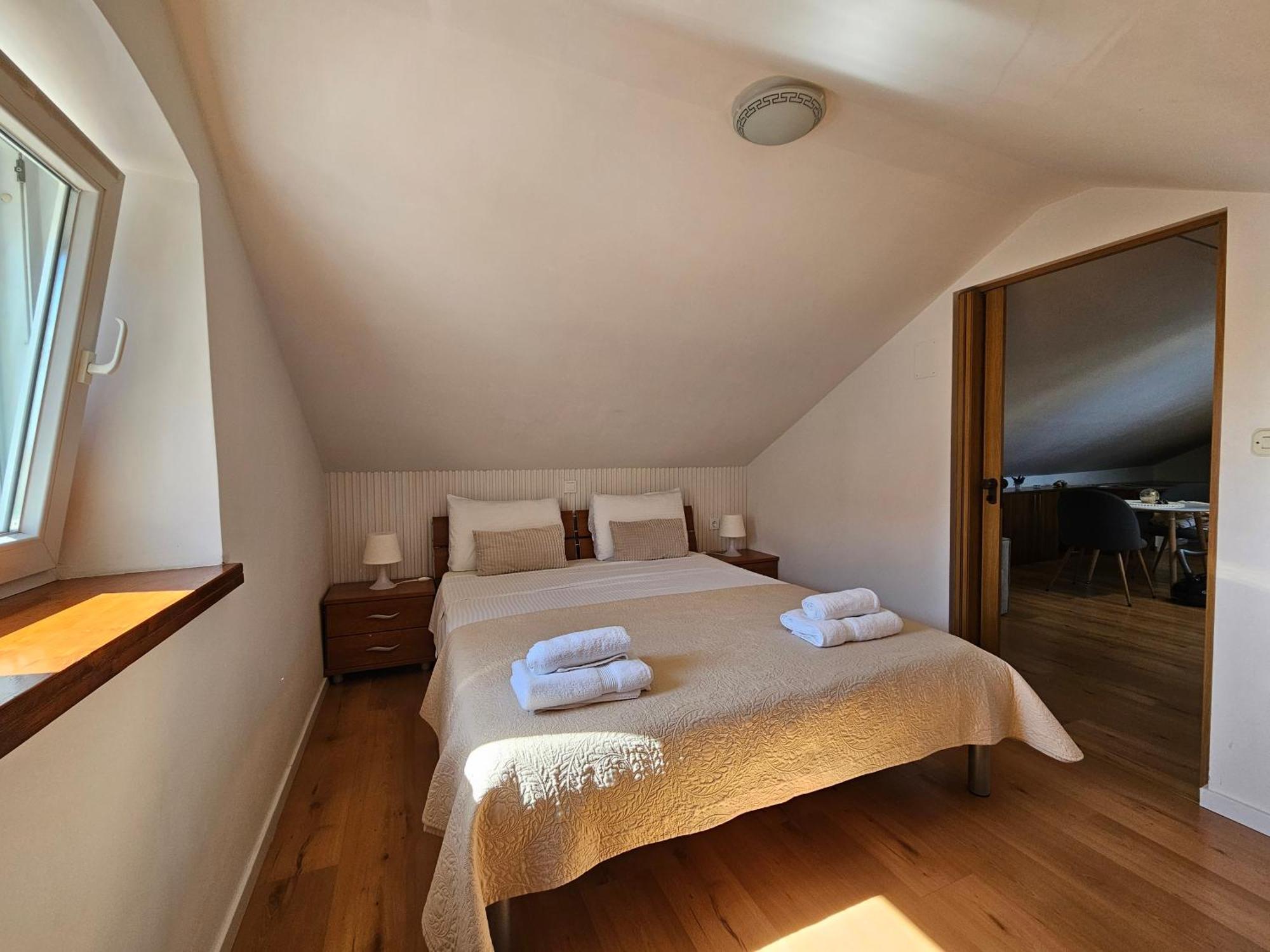 Lovely Attic Apartman-Melani Zára Kültér fotó