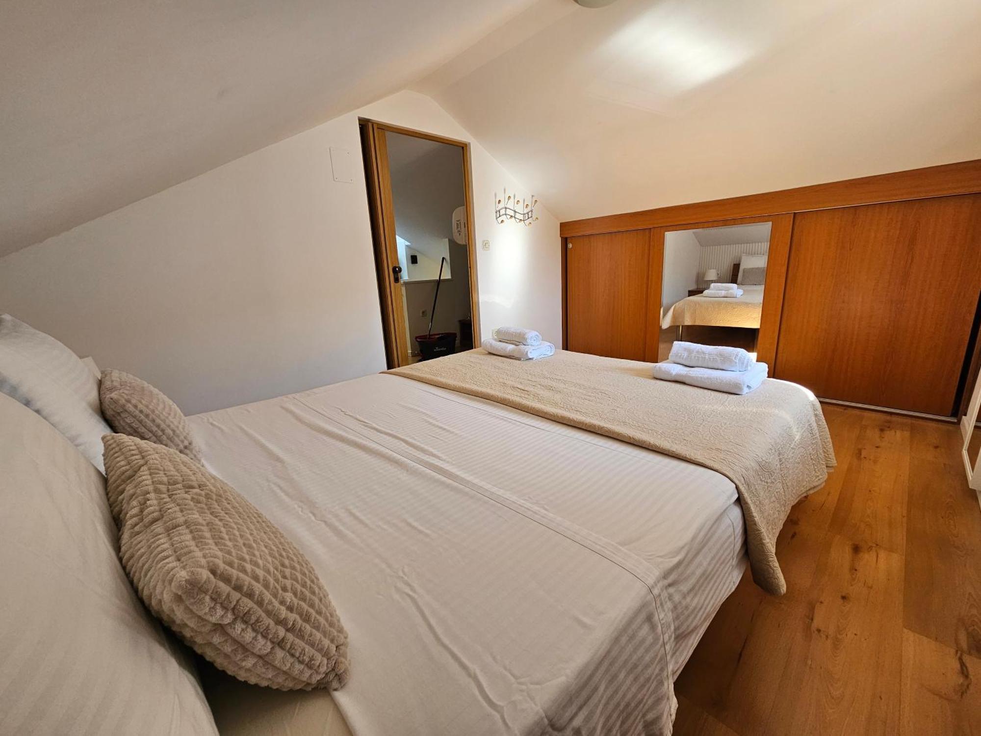 Lovely Attic Apartman-Melani Zára Kültér fotó